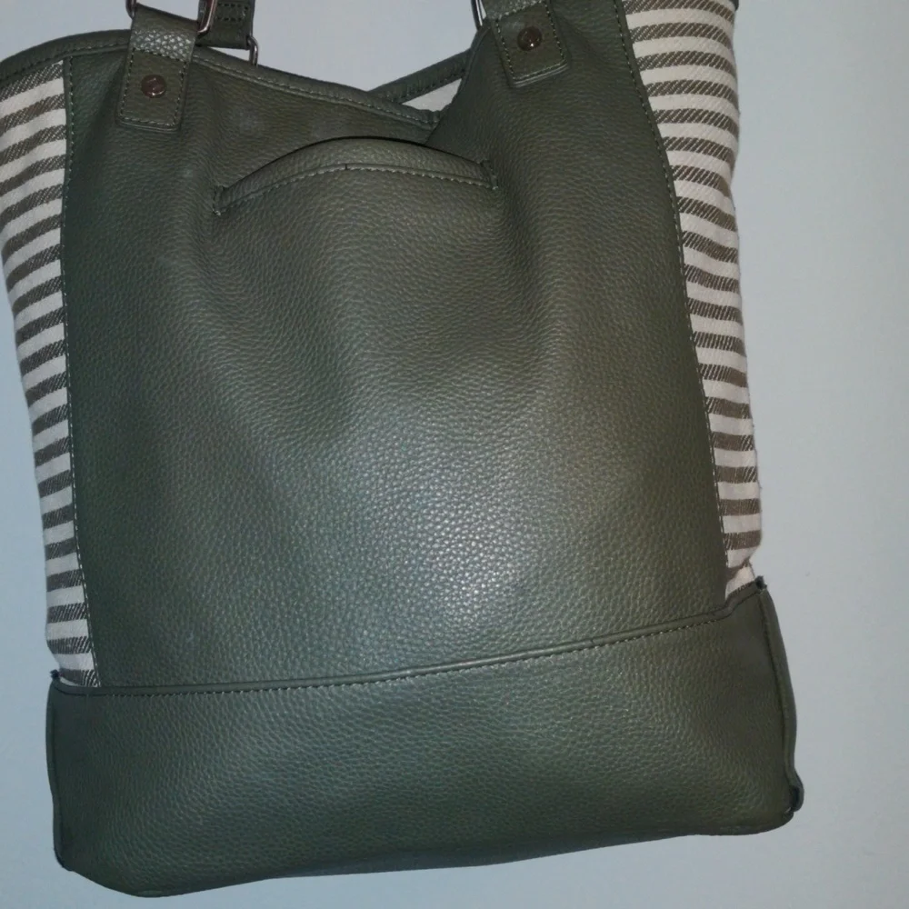 Purse ( No Name) - Picture 4 of 4